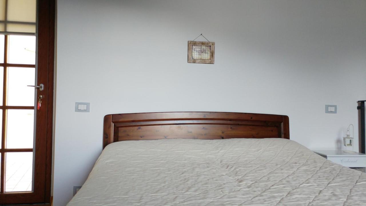 La Casa Delle Fate Villa Cremia Bagian luar foto